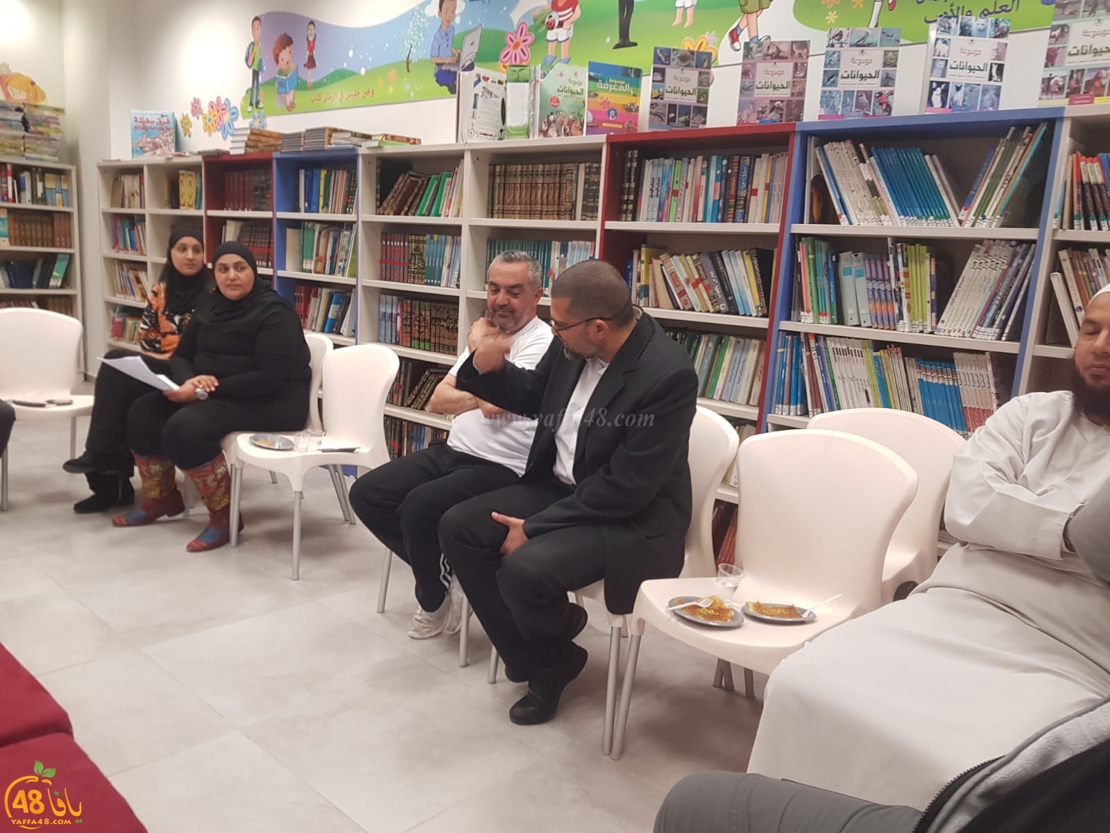 يافا: اجتماع في مدرسة حسن عرفة الابتدائية مع مديرة قسم التربية والتعليم في البلدية