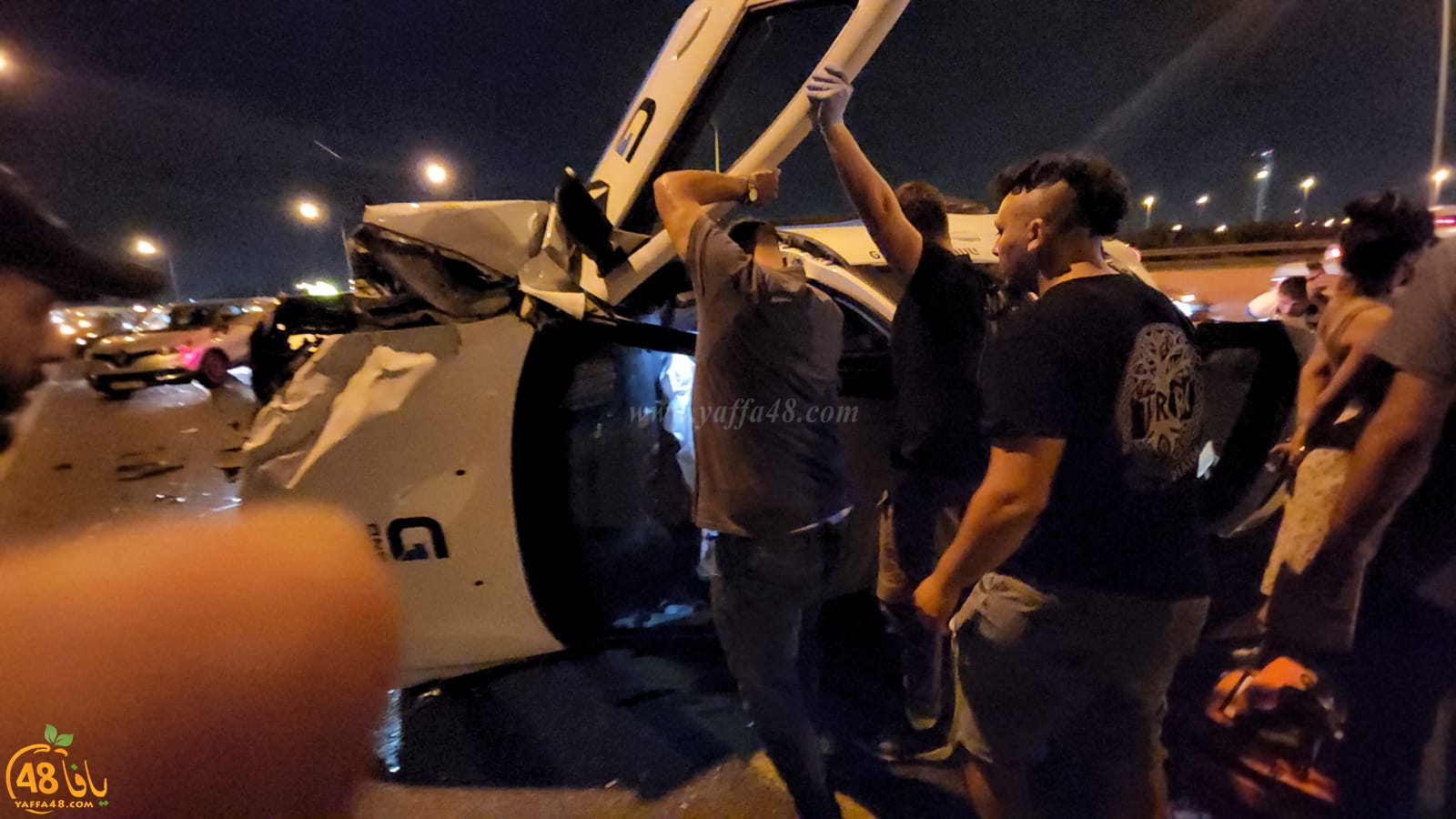 اصابة شخصين بحادث طرق وانقلاب مركبة قرب مطار اللد