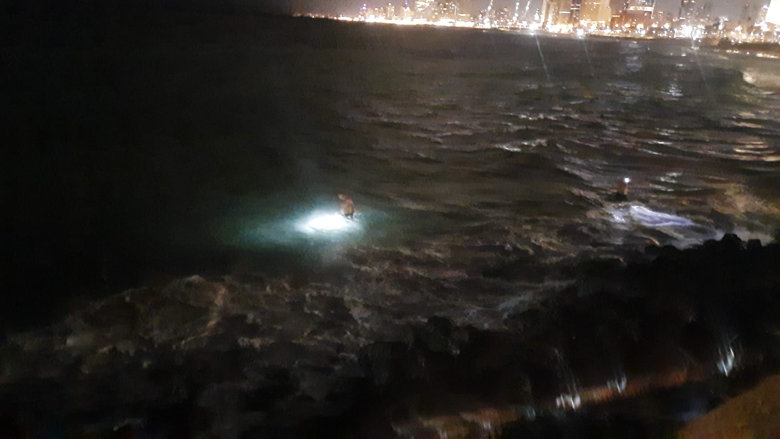 يافا: أعمال بحث عن شاب غرق في شاطئ المحمودية 
