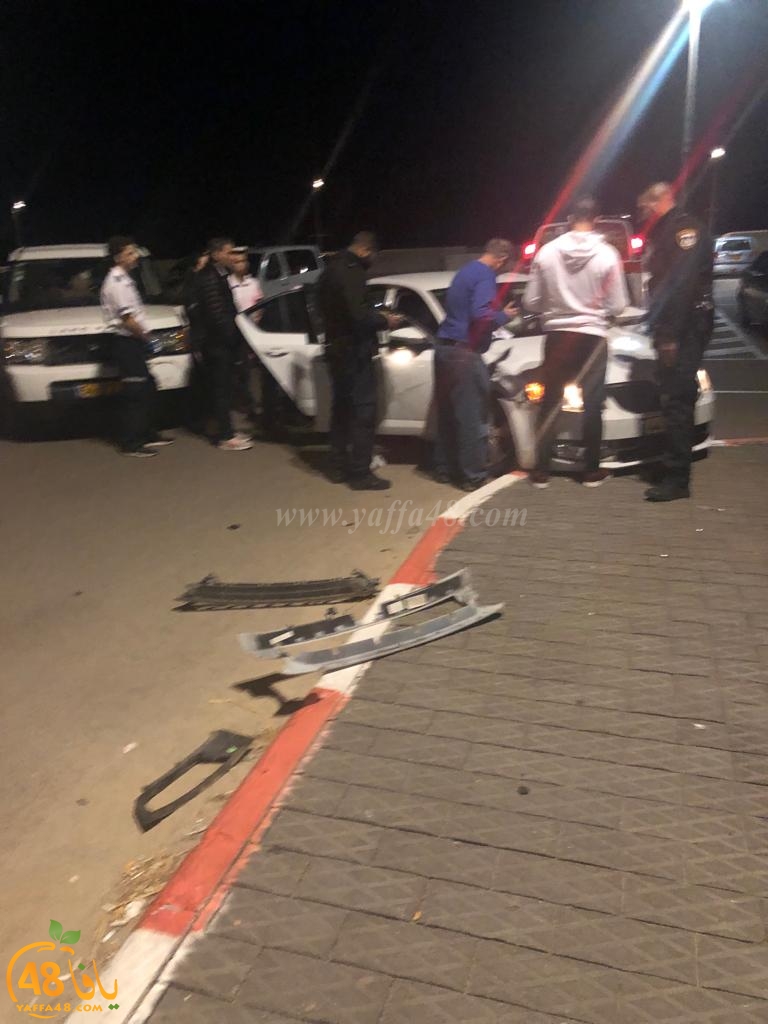  اصابة سيدة بحادث طرق بين مركبتين في مصف السيارات بميناء يافا 
