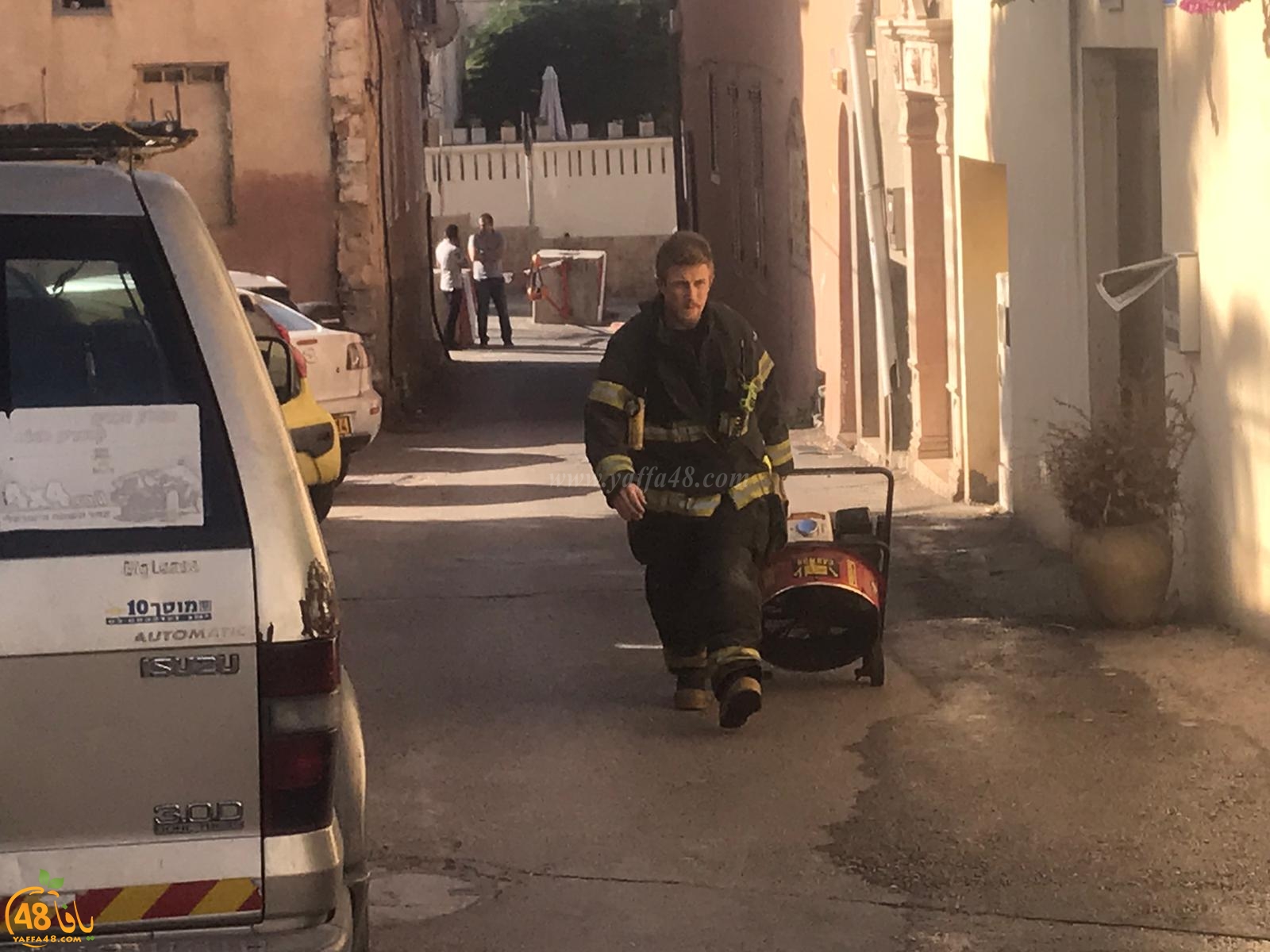  بالصور: حريق داخل أحد البيوت في حي العجمي بيافا ولا أنباء عن اصابات 