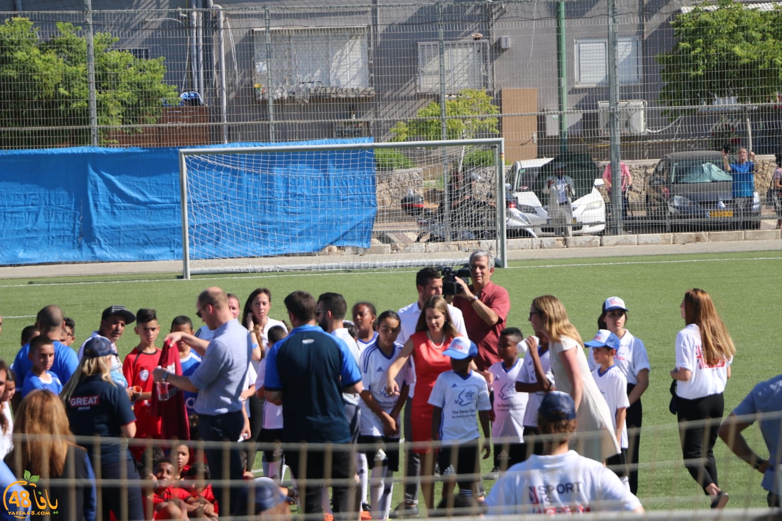  بالصور: الأمير ويليام يزور مدينة يافا ويلعب كرة القدم برفقة الأطفال 