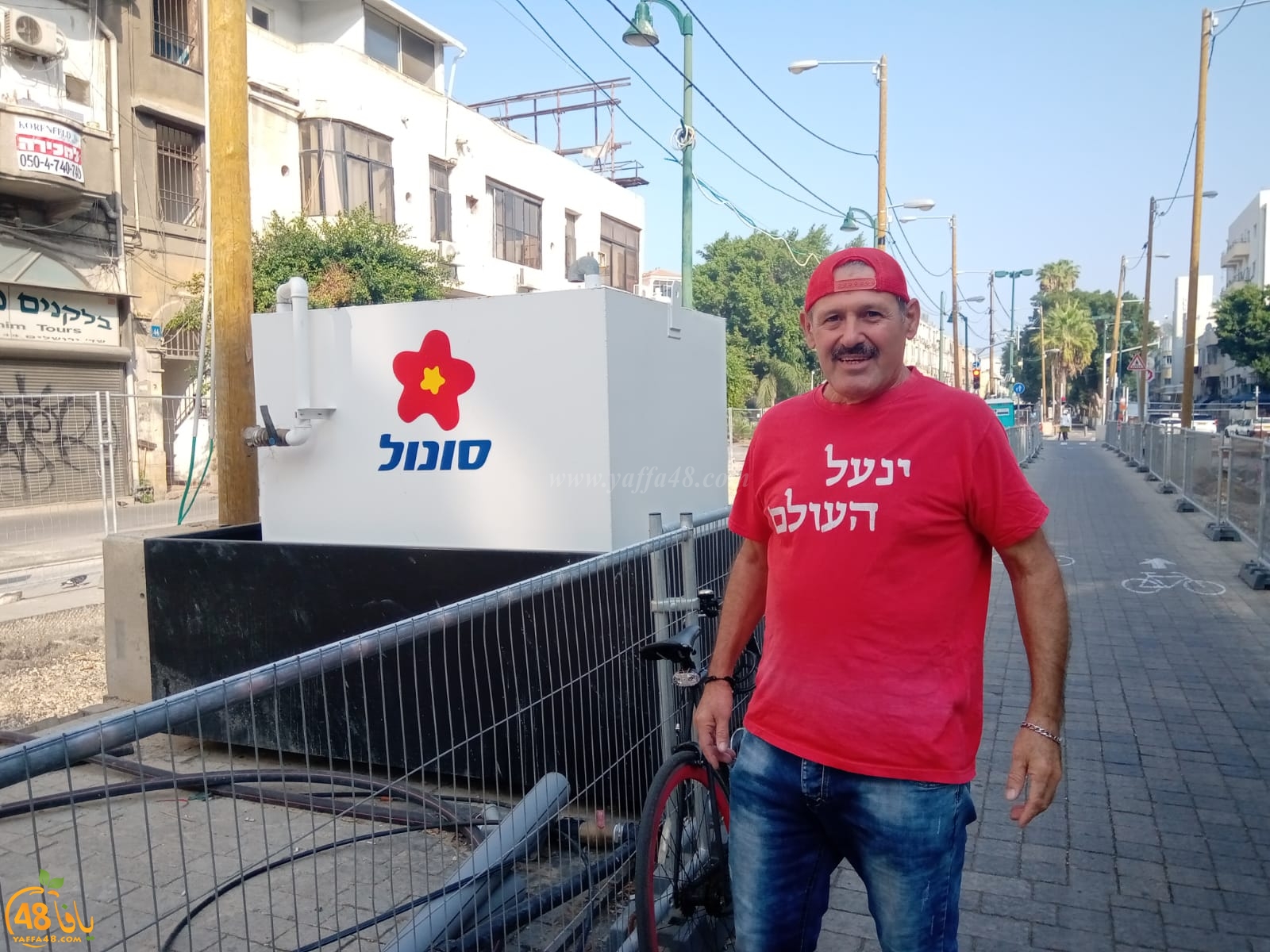 المواطن أبو إسماعيل شقرة من يافا: راكب درّاجة دهسني بشارع النزهة، ولم يقدّم لي المساعدة