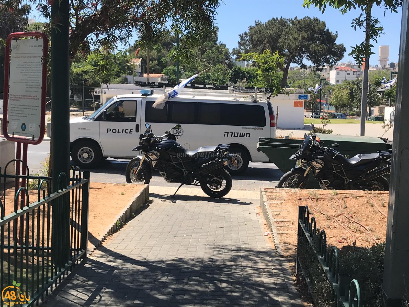 بالصور: احتراق دراجة نارية داخل حديقة بيافا والاطفائية تهرع للمكان 