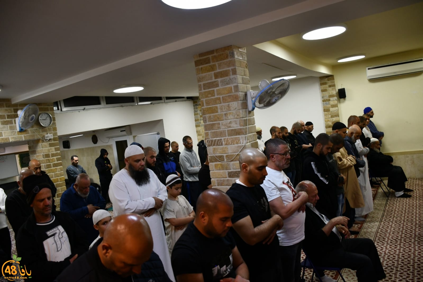 فيديو وصور: شعائر صلاتي العشاء والتراويح من مسجد محمّد الفاتح بيافا