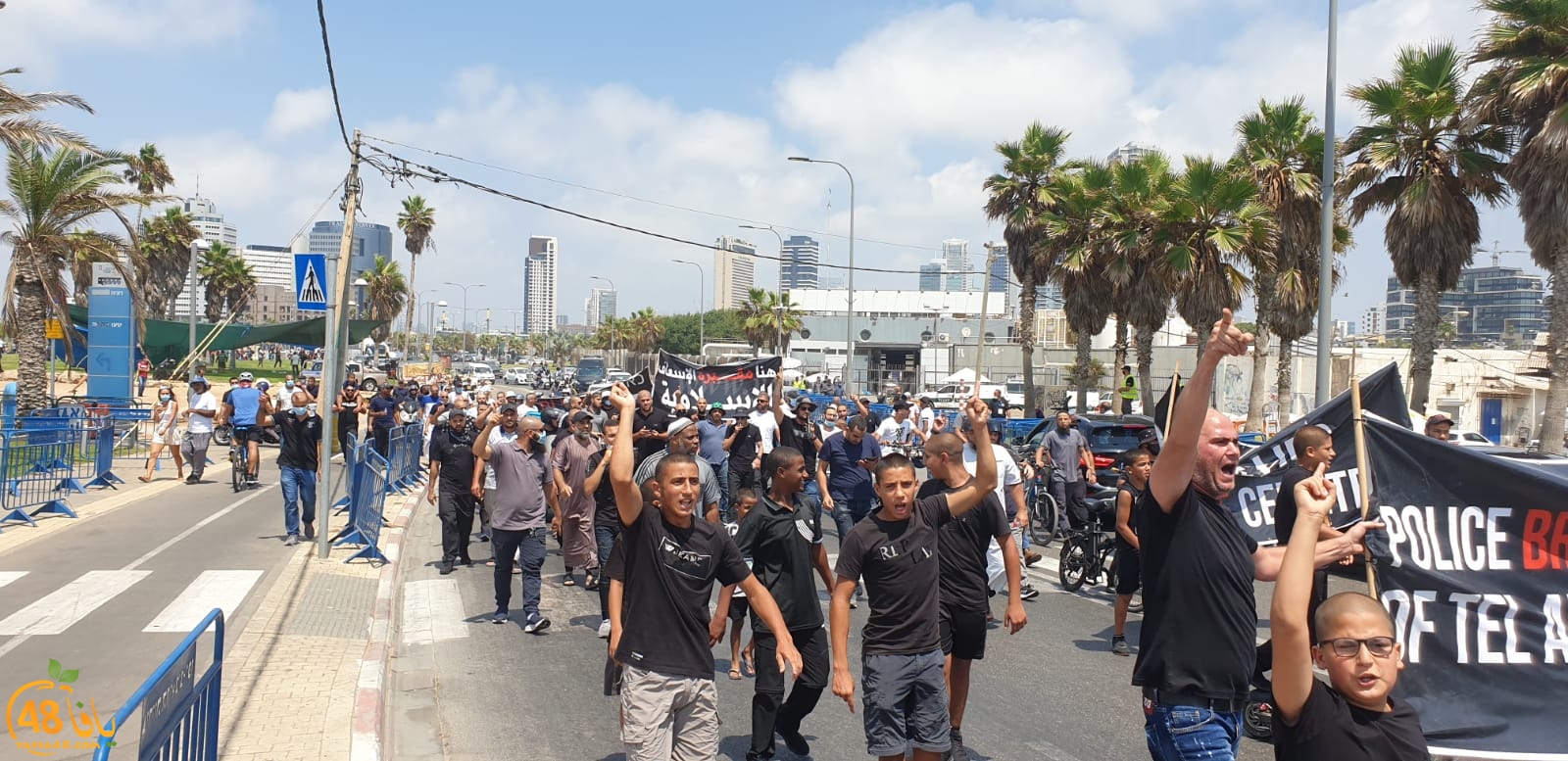 فيديو: مسيرة غاضبة في أعقاب صلاة الجمعة تنديداً بتدنيس مقبرة الإسعاف بيافا