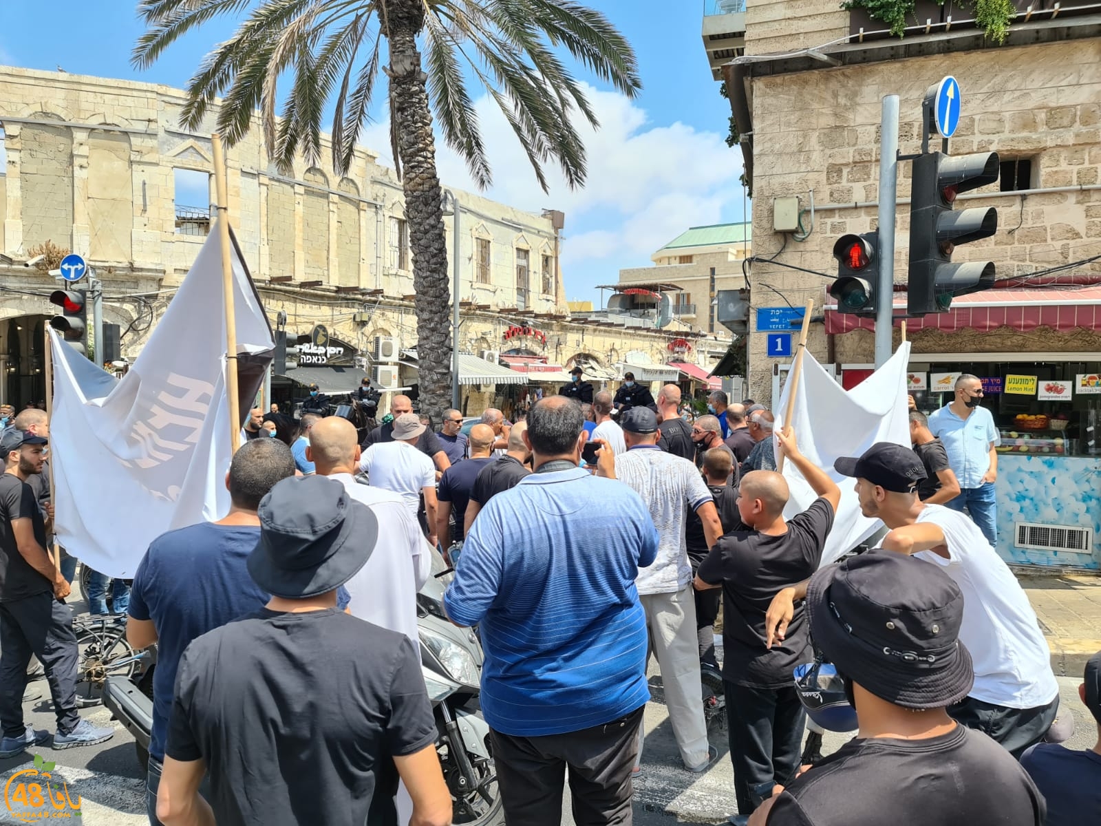 فيديو: مسيرة غاضبة في أعقاب صلاة الجمعة تنديداً بتدنيس مقبرة الإسعاف بيافا
