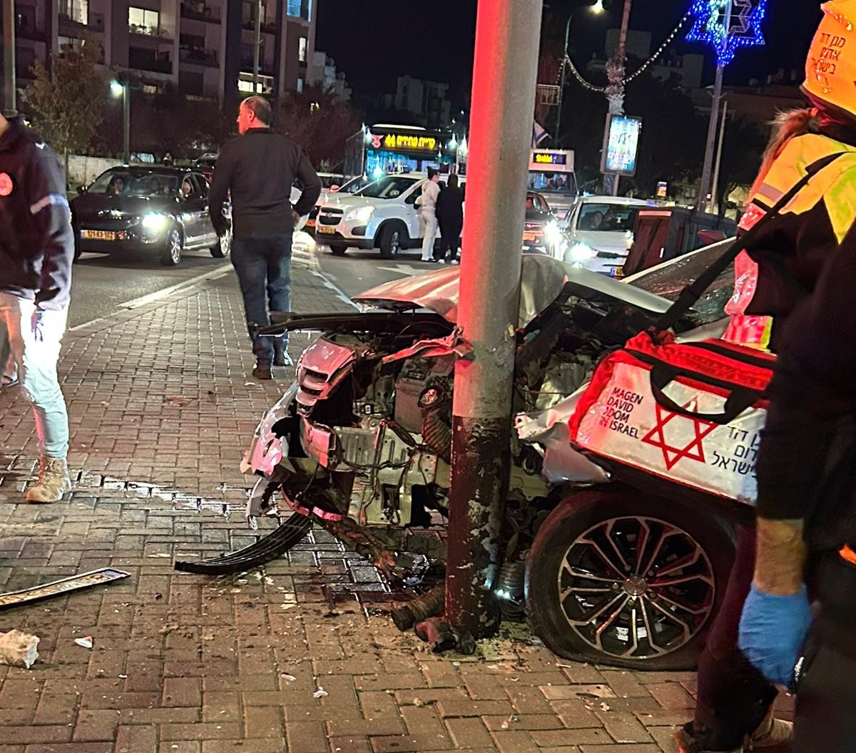 يافا : ثلاثة إصابات في حادث طرق مروع وسط المدينة