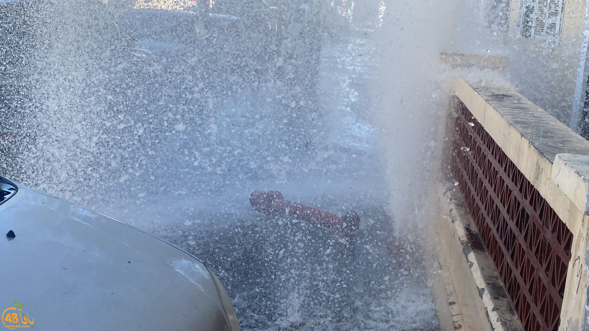  يافا: انفجار أنبوب مياه وتدفّق كميات كبيرة في الشارع