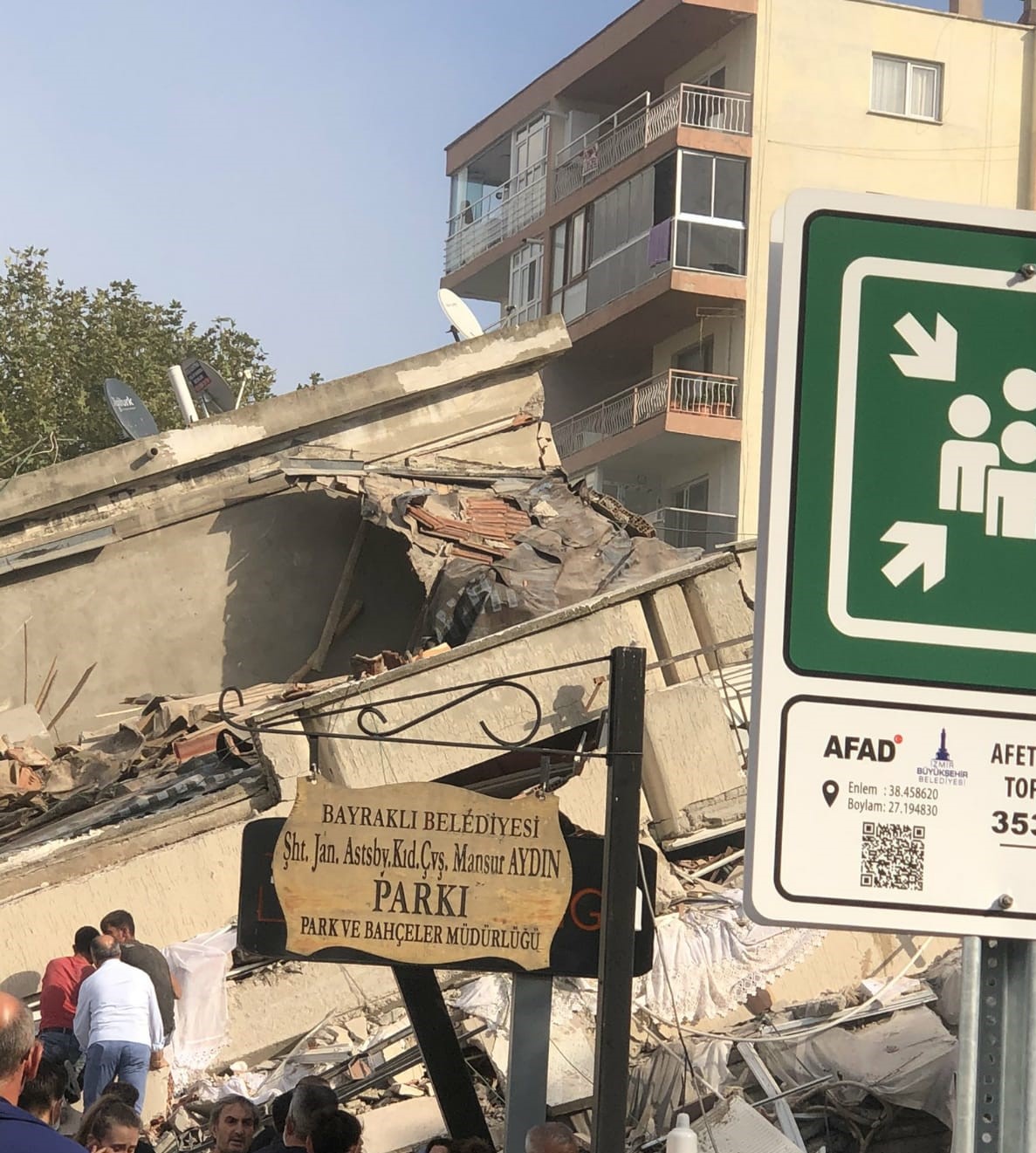 ارتفاع حصيلة ضحايا زلزال ازمير إلى 24 قتيلاً و804 مصاباً