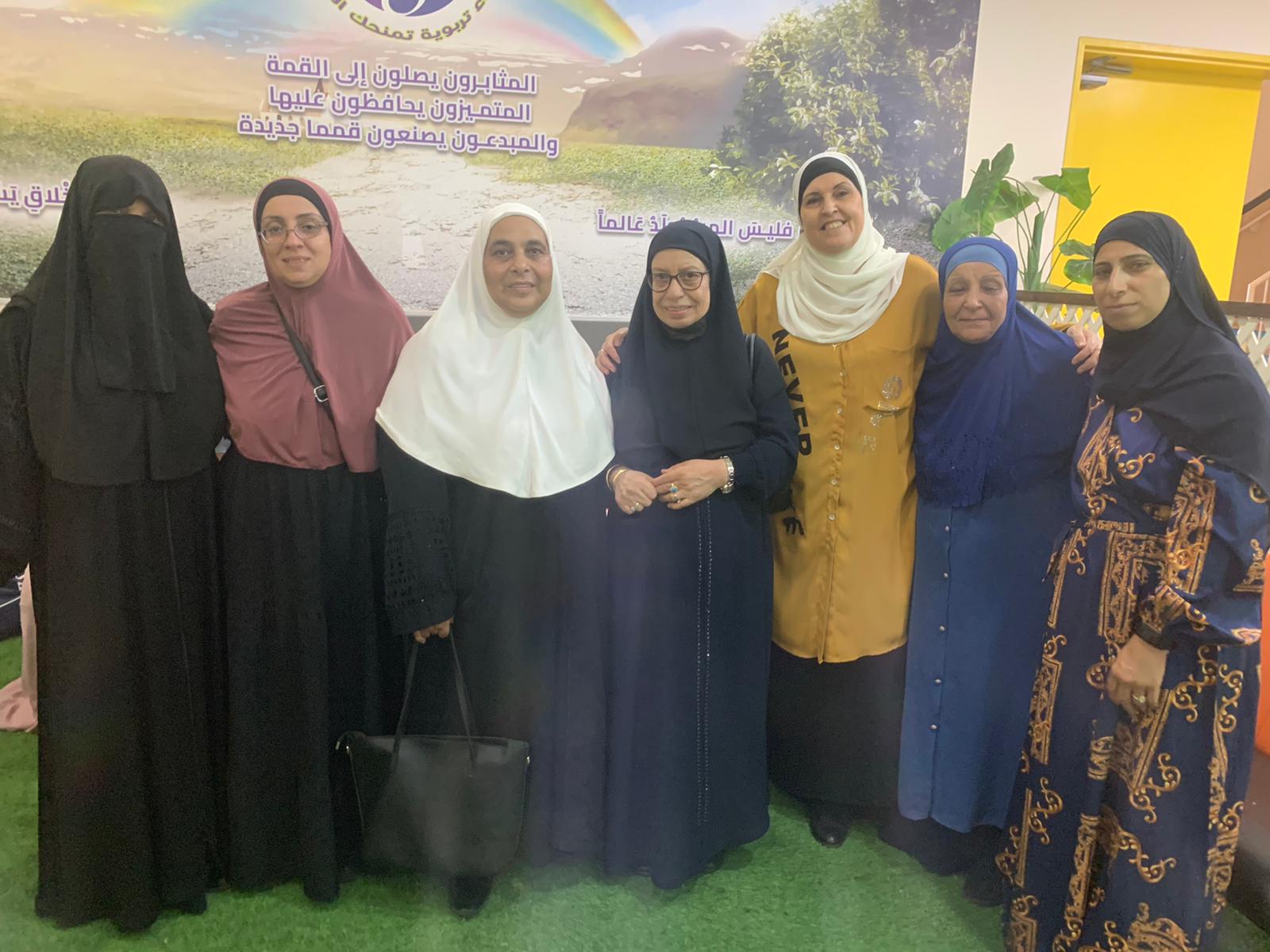 يافا: مجموعة من النساء يحصلن على اجازة تلاوة القرآن الكريم 
