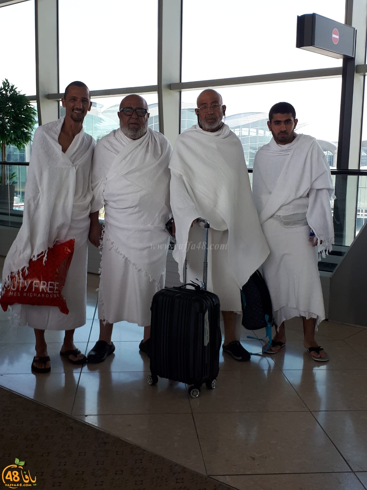بالصور: معتمرو مدينة يافا يصلون إلى مكة المكرّمة لأداء عمرة الربيع 