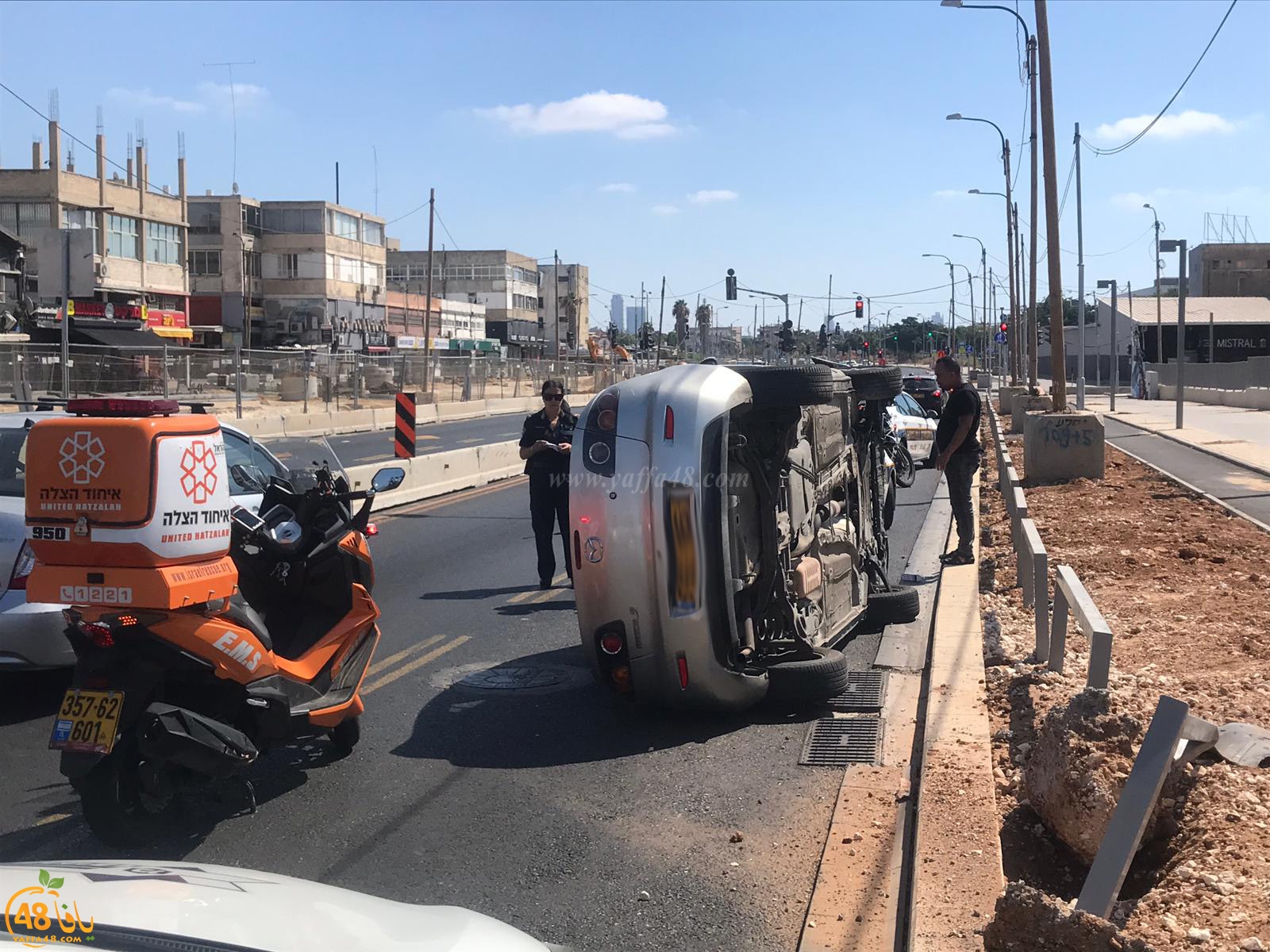 فيديو: اصابة طفيفة لسائق اثر انقلاب مركبة في مدينة يافا 