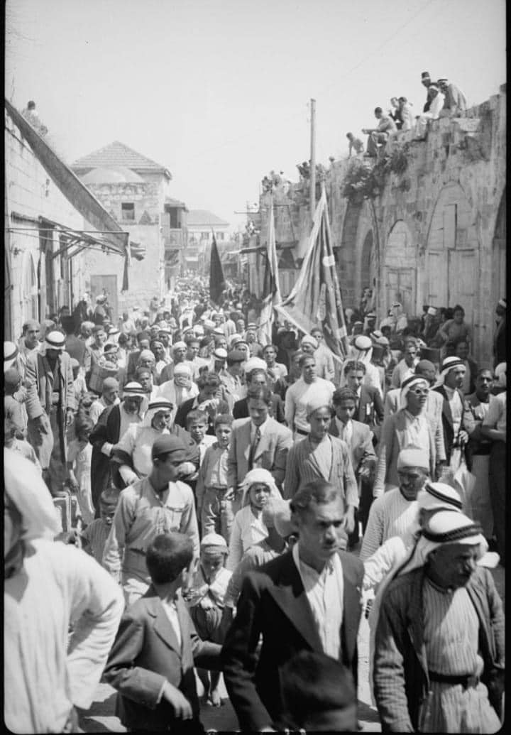 صور نادرة لموسم النبي صالح في مدينة الرملة عام 1937 