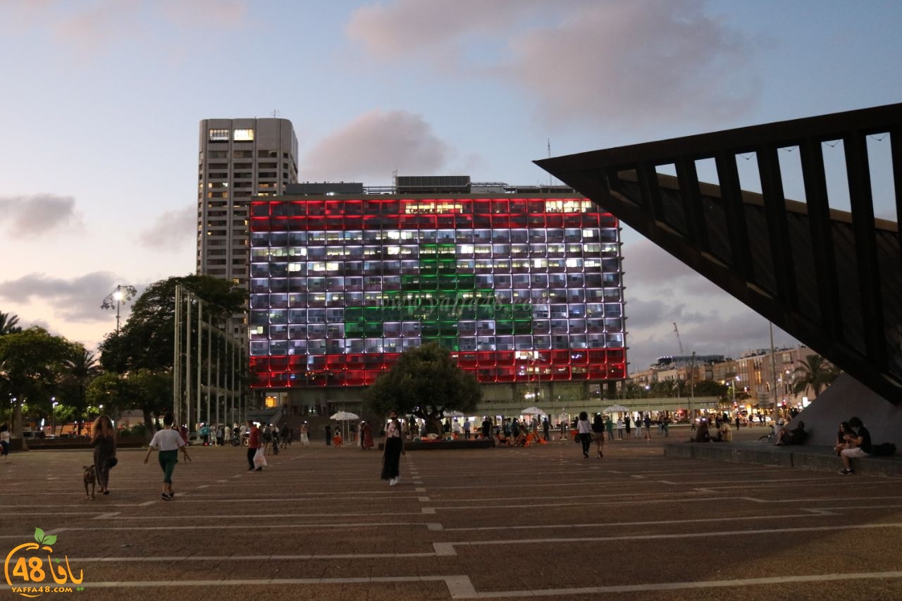 فيديو: إضاءة مبنى بلدية تل ابيب بالعلم اللبناني 