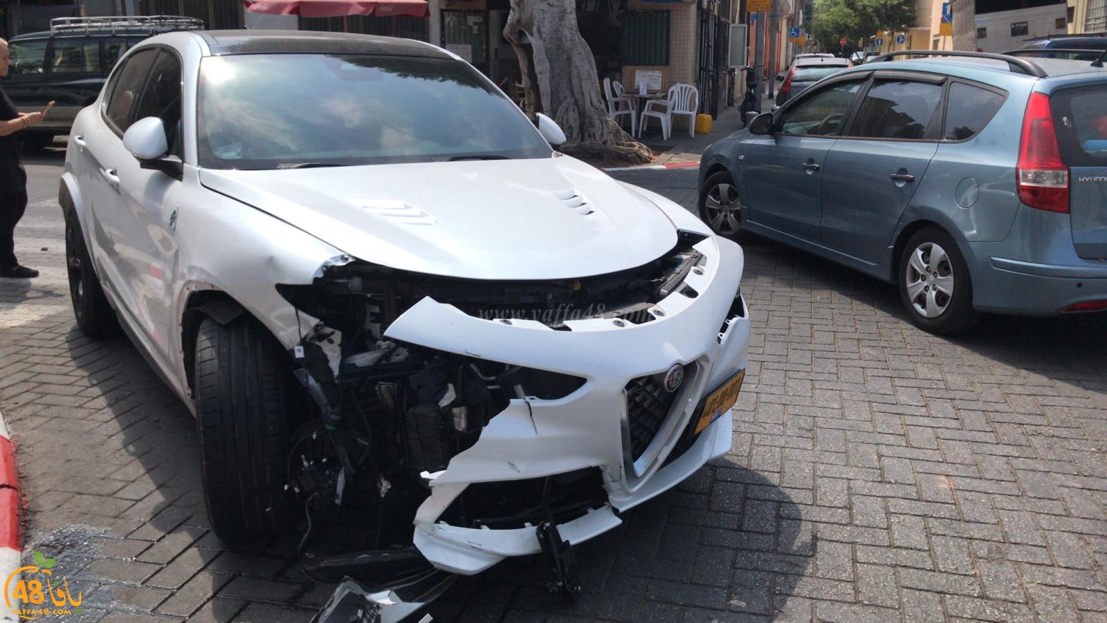   بالصور: اصابة طفيفة بحادث طرق متسلسل بين 4 مركبات في يافا 