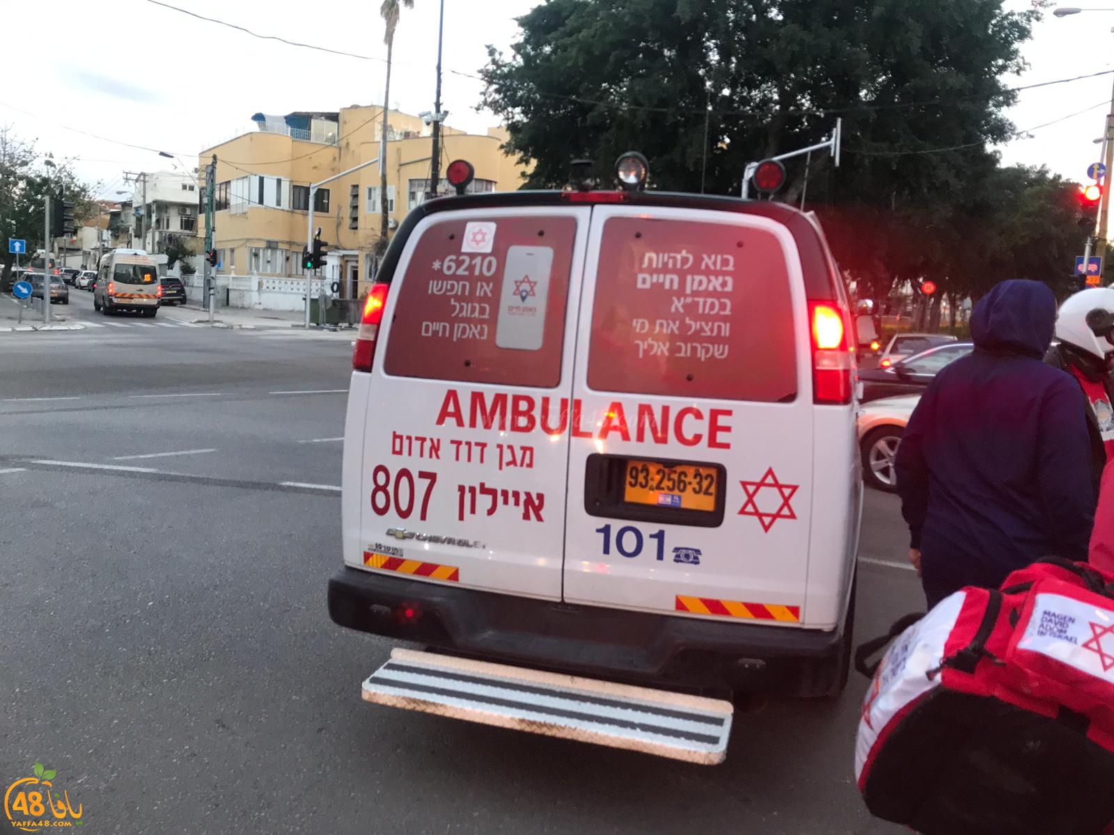  بالصور: إصابة متوسطة لشاب بحادث بين دراجتين نارية وهوائية في يافا