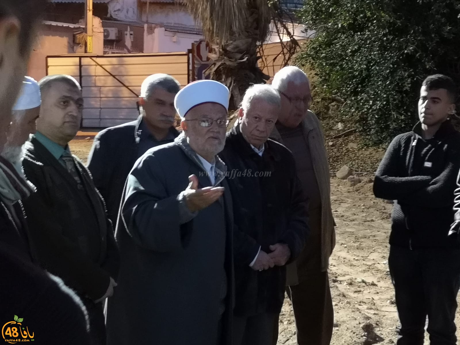 فيديو: وفد من القدس برئاسة الشيخ عكرمة صبري في زيارة لمقبرة الاسعاف بيافا 