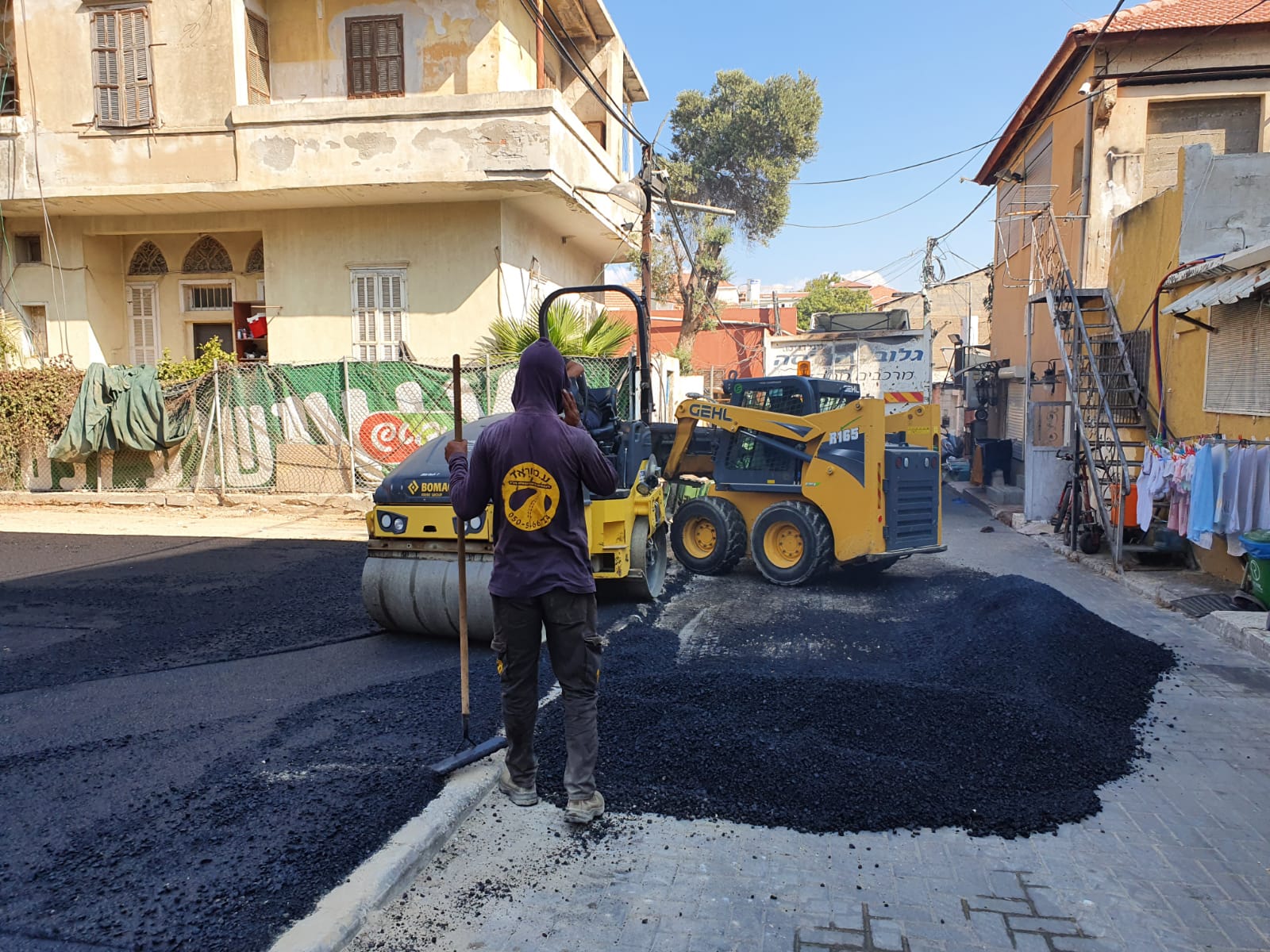  يافا: البلدية تباشر في بناء موقف سيارات خاص في شارع تبوح بحي العجمي 