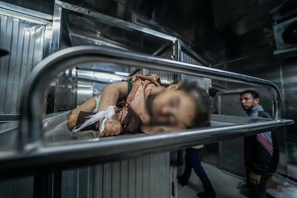3 شهداء بينهم سيدة حامل وطفلتها في سلسلة غارات إسرائيلية على غزة
