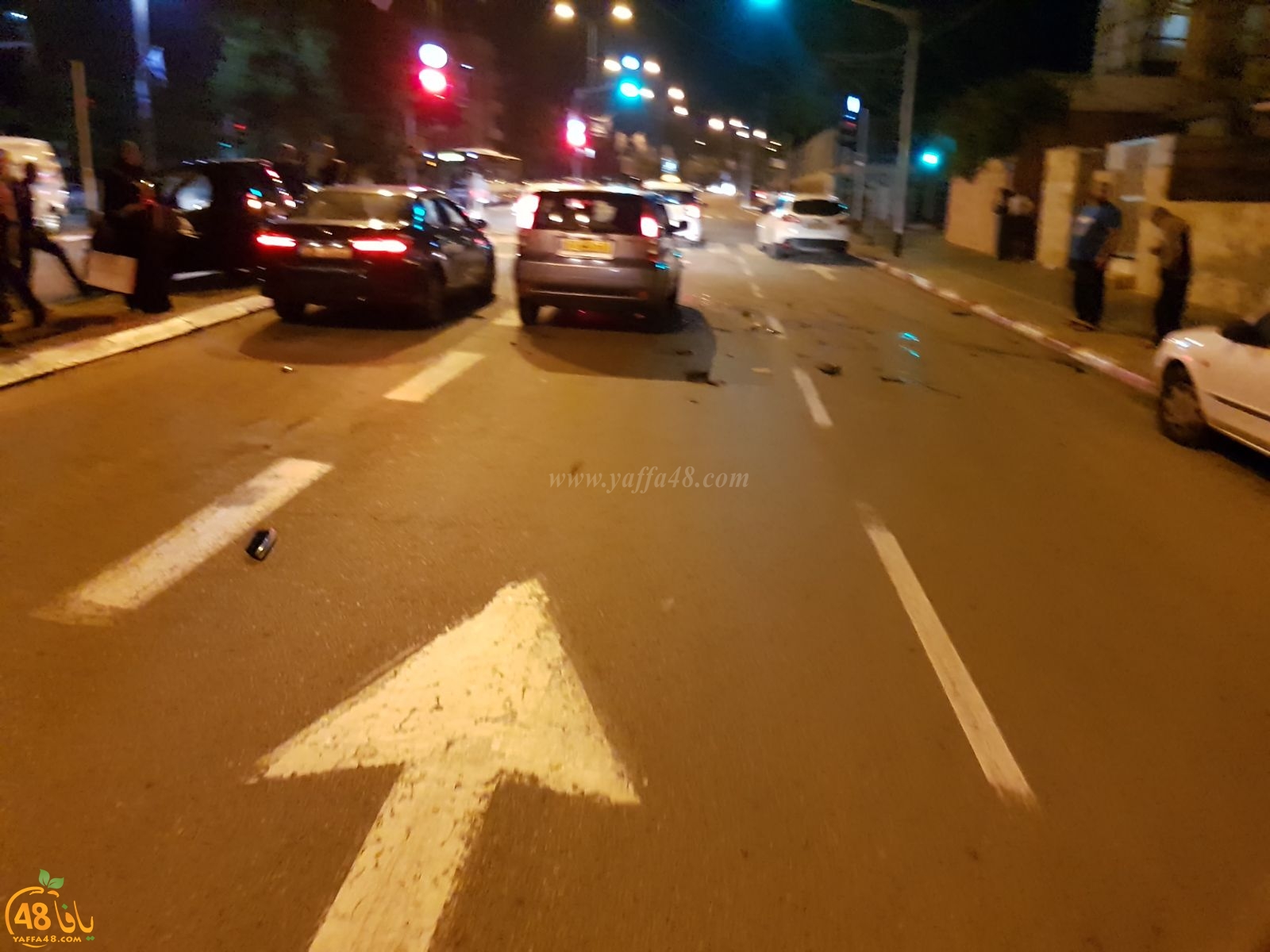  منتصف الليلة - اصابة شخص بحادث طرق بين عدة مركبات في يافا 
