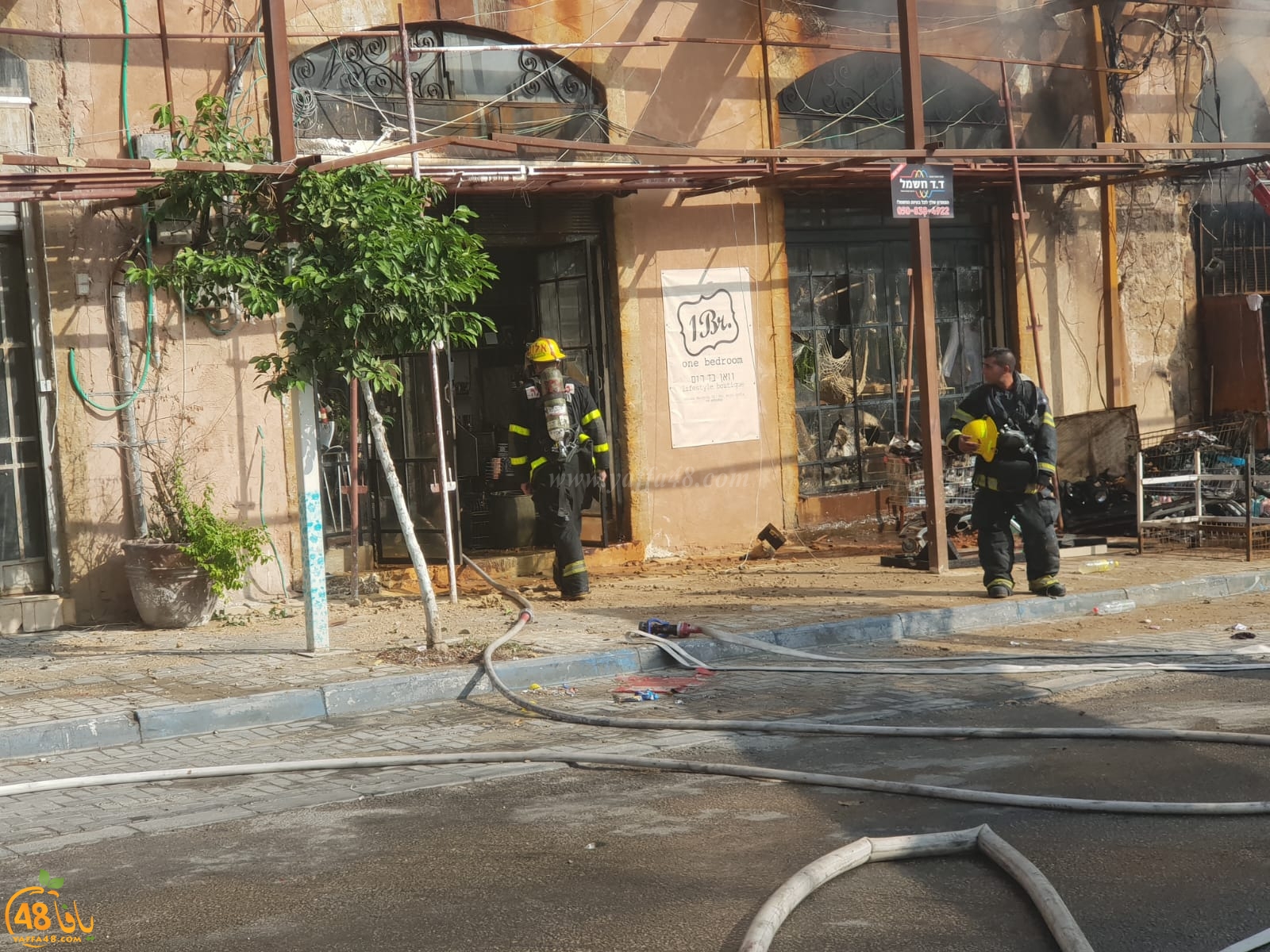  فيديو: مقتل رجل وزوجته من الخليل اثر احتراق مبنى في شارع يهودا مرجوزا بيافا 