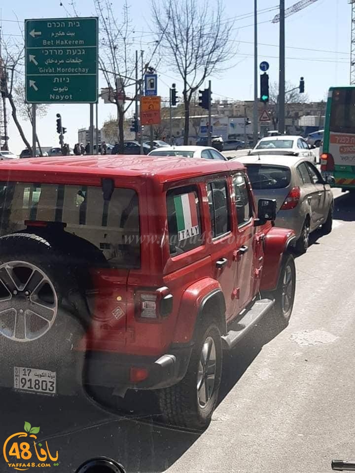  صور متداولة لسيارة كويتية في مدينة القدس ! 