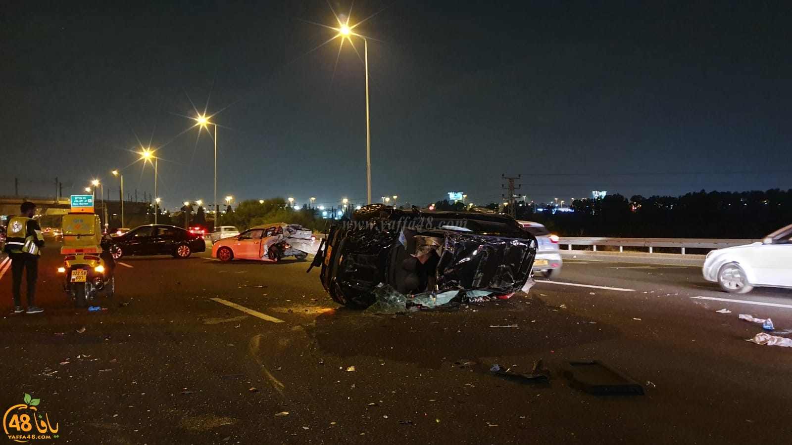 5 اصابات بحادث طرق وانقلاب مركبتين على طريق مطار اللد
