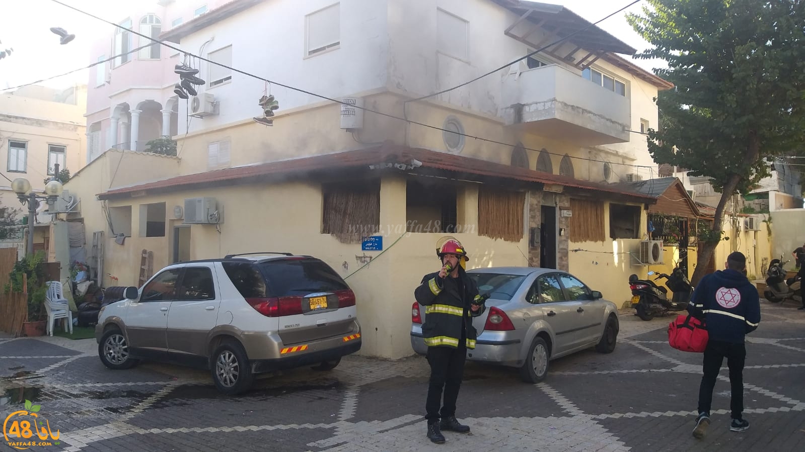 بالفيديو: حريق بأحد البيوت في حي العجمي بيافا وطواقم الانقاذ تهرع للمكان
