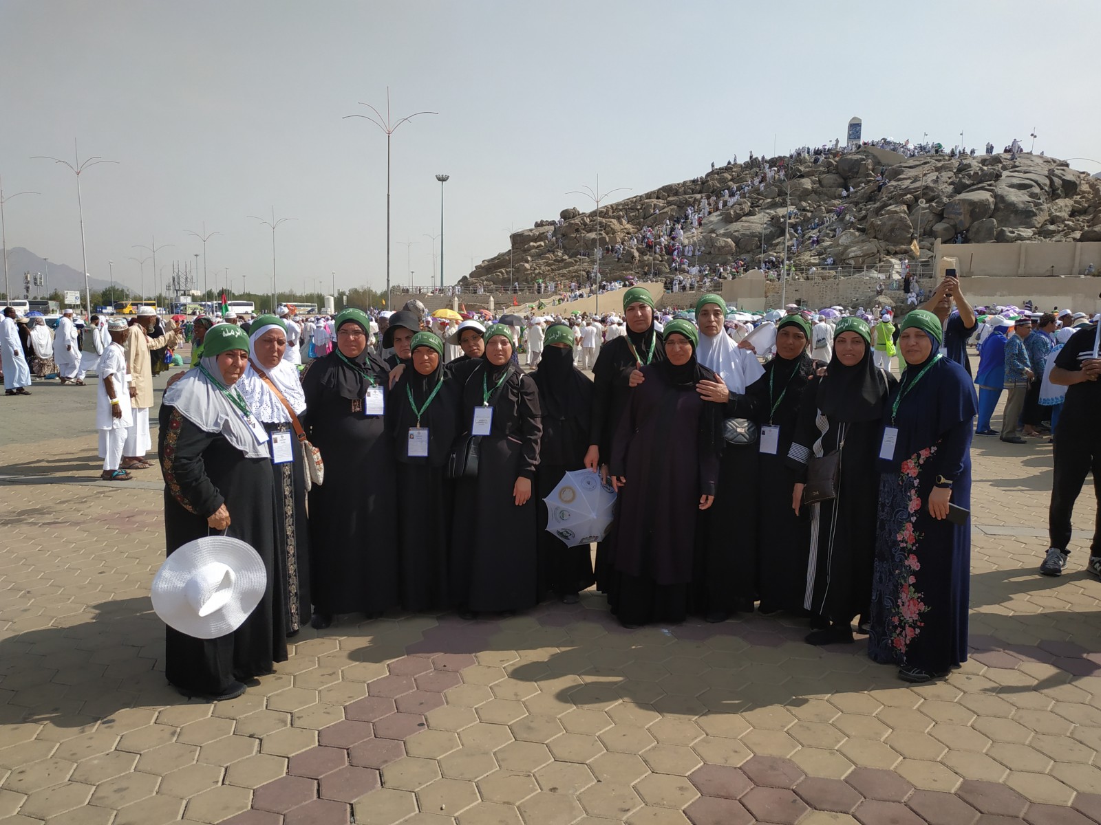 بالصور: حجاج اللد والرملة البرّ يزورون الاماكن المقدسّة في مكة المكرمة