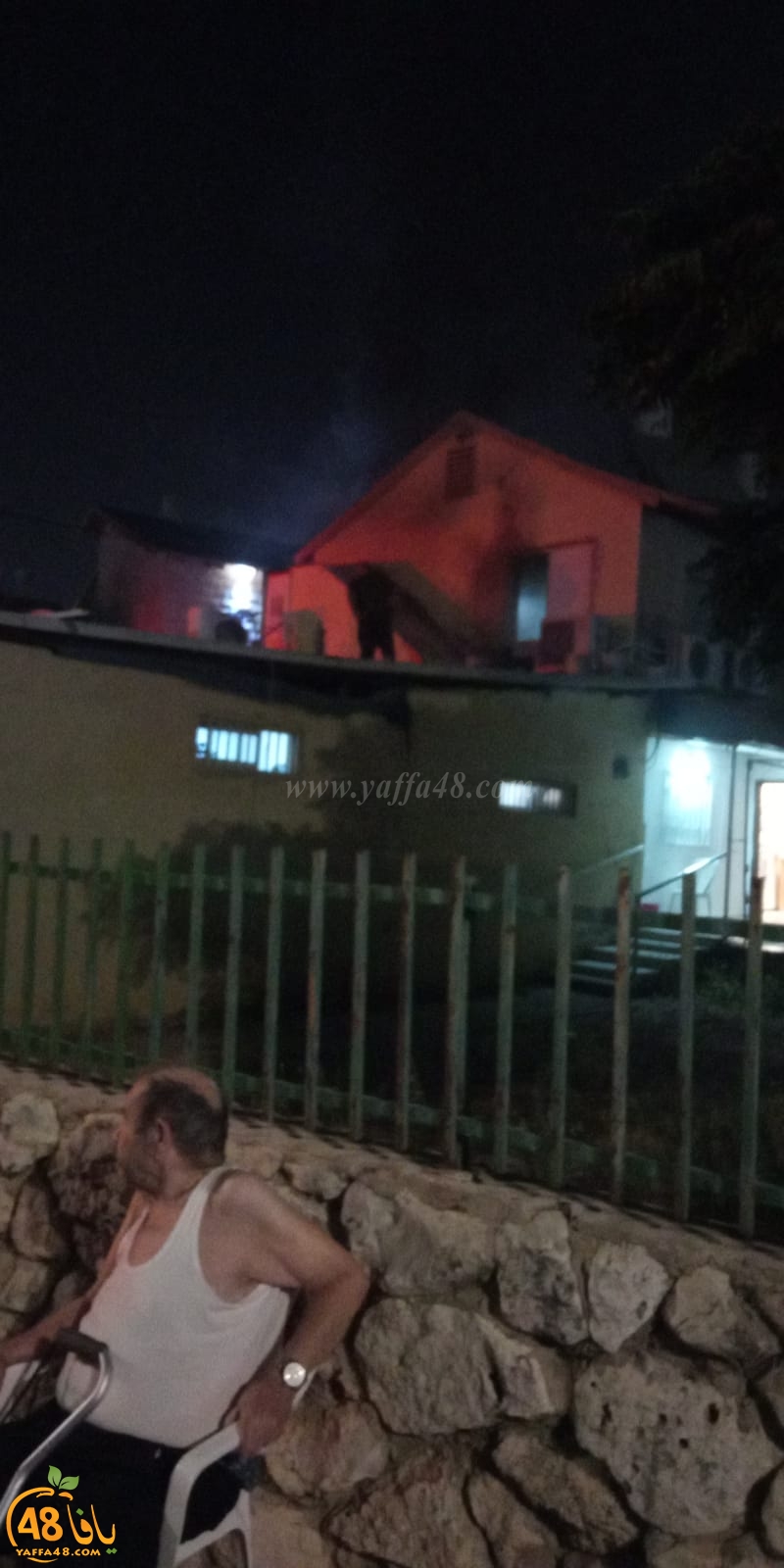 صور: حريق داخل أحد البيوت في اللد وطواقم الاطفائية تهرع للمكان 