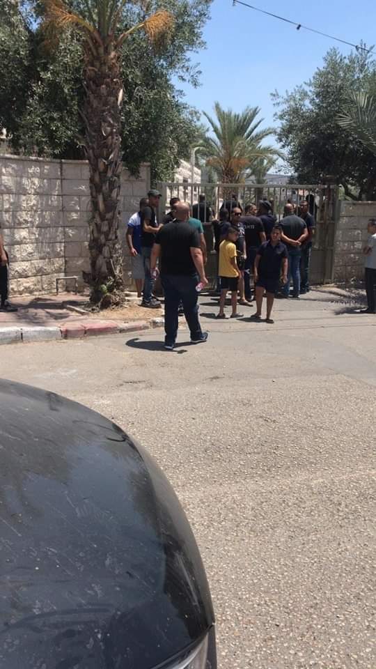  مصرع الحاج عبد السلام بروخ جابر باطلاق النار في ساحة مسجد في الطيبة