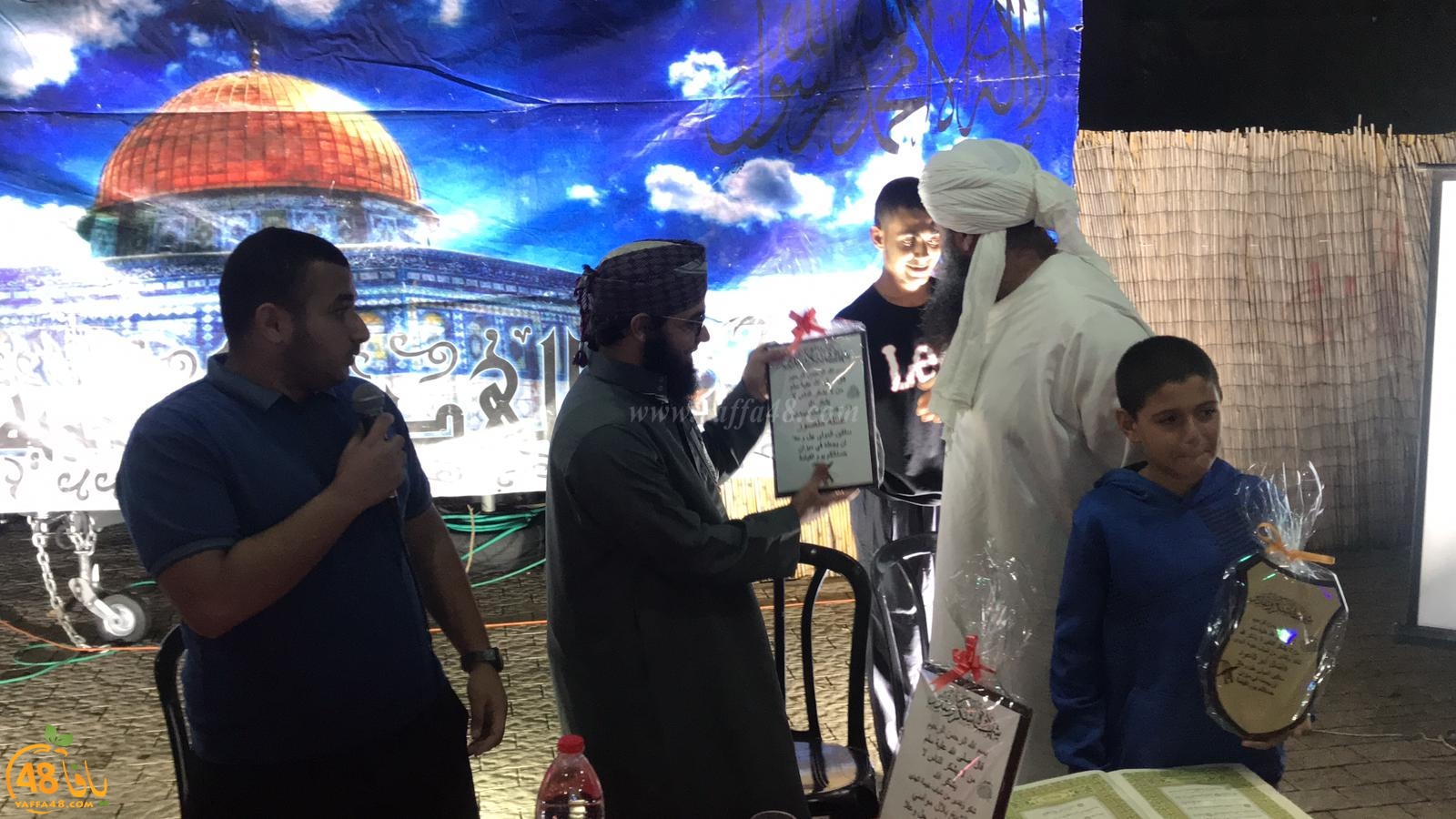 بالصور: خيمة الهدى تنظم أمسية دعوية في ضيافة عائلة منصور بيافا