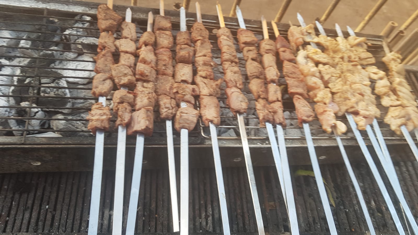 أشهى وجبات المشاوي فقط لدى مطعم ومشاوي أبو خليل في يافا 
