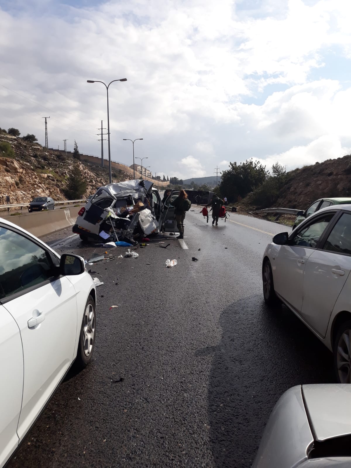 مصرع شخصين و43 إصابة بينها خطيرة بانقلاب حافلة ركاب قرب القدس