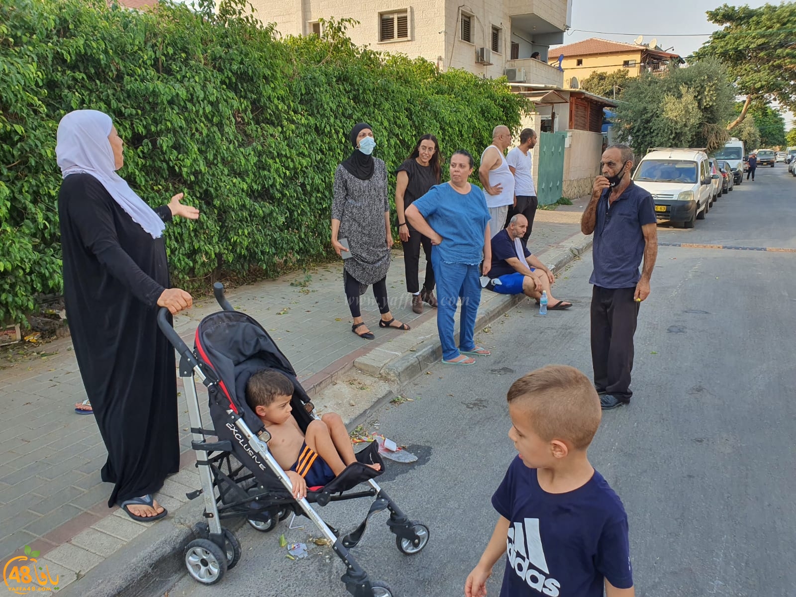  فيديو: اعادة وصل الكهرباء لحي الواحة الخضراء في مدينة اللد