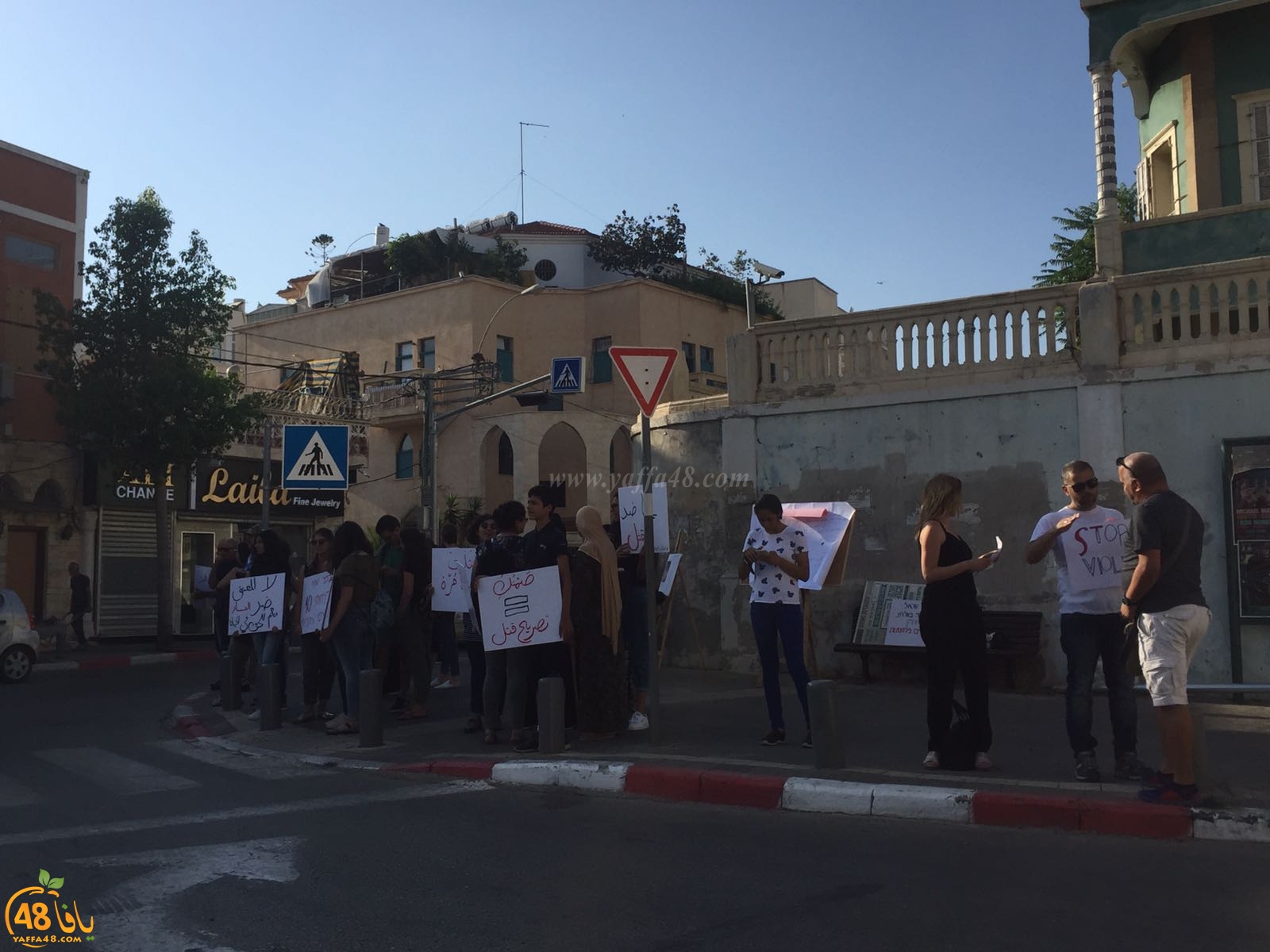  بالصور: مركز شبيبة يافتي يُنظم وقفة احتجاجاً على العنف والاجرام بيافا