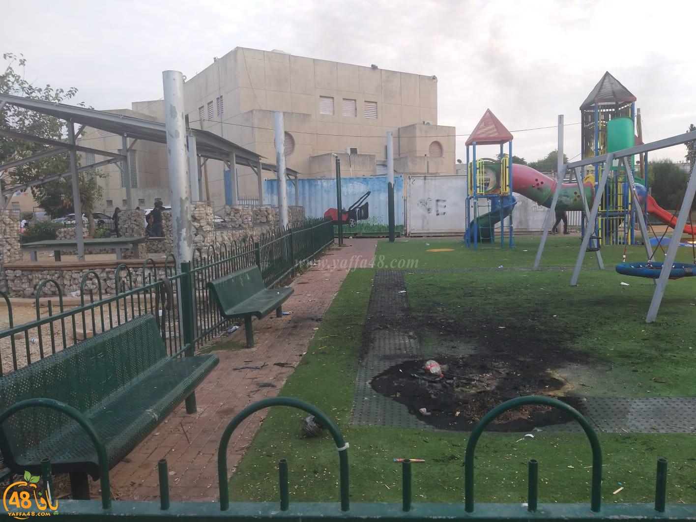 تخريب ممتلكات المدينة - حريق في حديقة ألعاب للأطفال في حي رمات أشكول باللد 