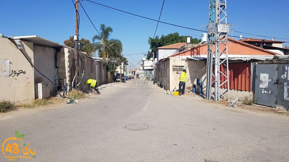  بمتابعة أعضاء البلدية العرب - الشروع بتنظيف احياء مدينة اللد من النفايات الصلبة