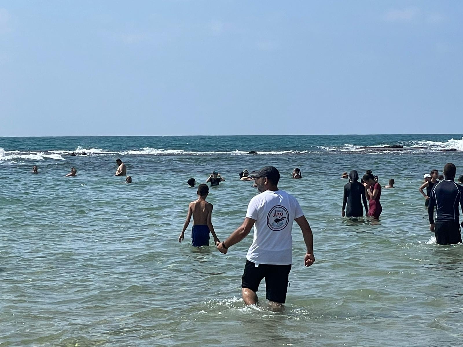 أطفال يافا والقدس يتضامنون مع أطفال غزة في فعالية اسبح مع غزة 