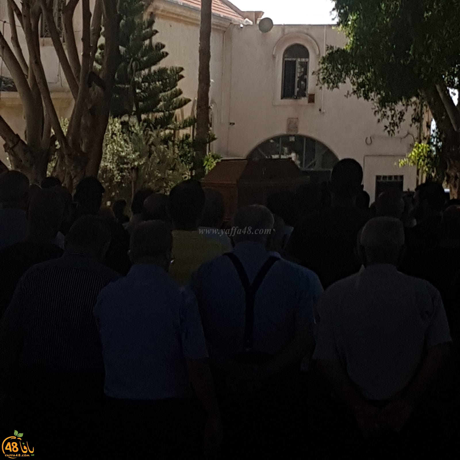 فيديو: جماهير غفيرة تُشارك في تشييع جثمان الفقيدة فادية قديس في يافا