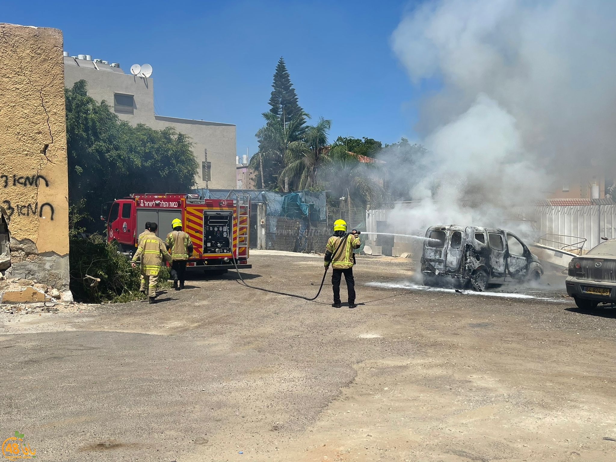 يافا: احتراق مركبة في شارع ييفت دون اصابات 