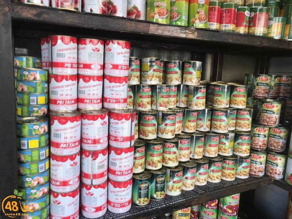 صور: محلات الزهراء بيافا تستعد لاستقبال شهر رمضان بأجود أنواع التمور والفواكه المجففة