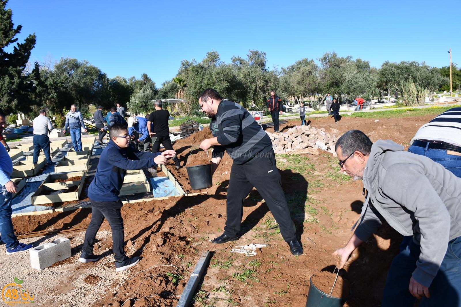 فيديو : البدء بتنفيذ مشروع تنظيم دفن الموتى ضمن مشروع صيانة مقبرة طاسو