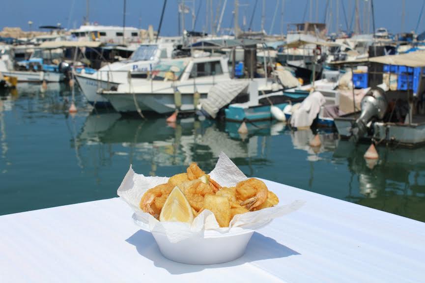 يعود إليكم من جديد  مطعم fish & chips في ميناء يافا