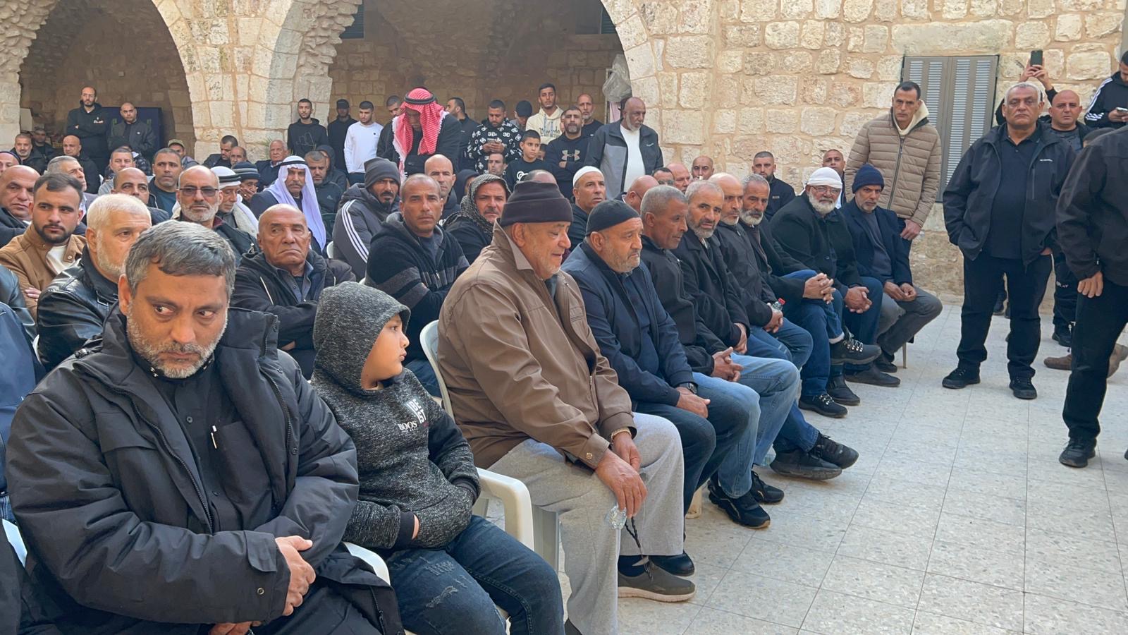 اللد: عقد راية الصلح بين عائلتي شعبان والزبارقة في المسجد الكبير 