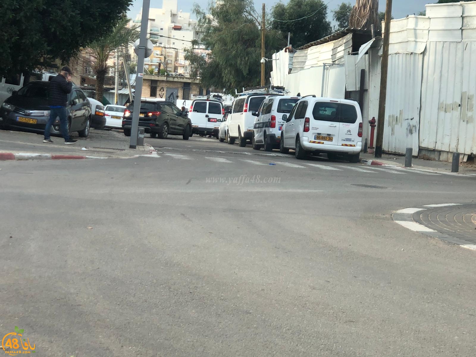 قوات كبيرة من الشرطة تُداهم بيارة دكة في مدينة يافا
