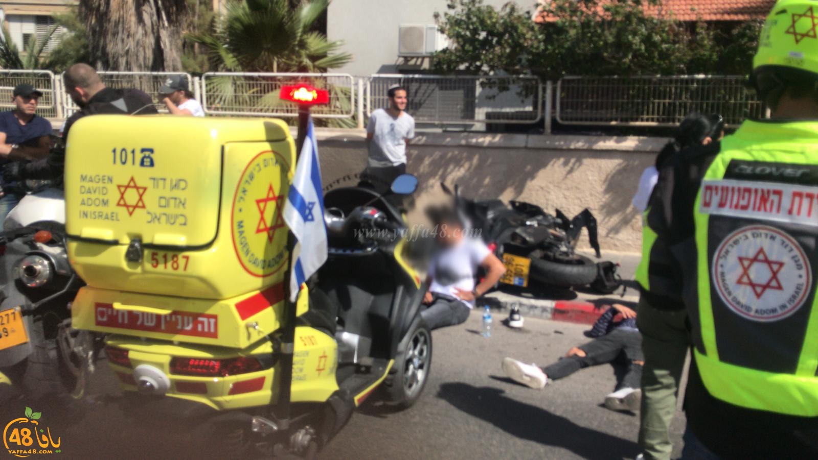 فيديو: إصابة شخصين بحادث طرق بين مركبة ودراجة نارية بيافا