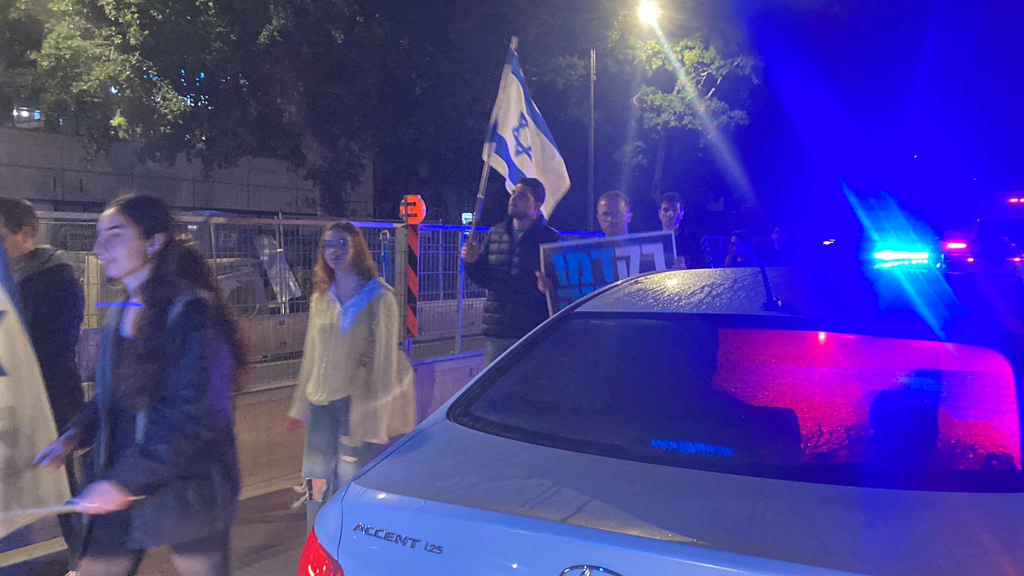 اكثر من 100 الف شخص يتظاهرون ضد حكومة نتنياهو في تل ابيب 