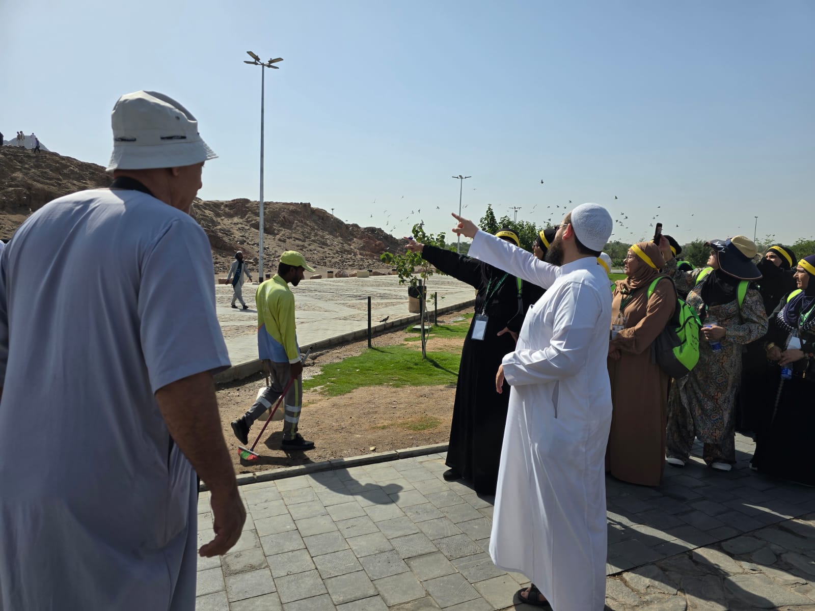 حجاج اللد والرملة يزورون الأماكن التاريخية الاسلامية في المدينة المنوّرة